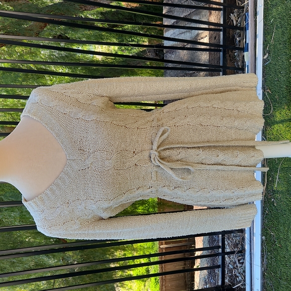 BCBGMaxAzria Sweaters - BCBGMAXAZRIA Sweater
